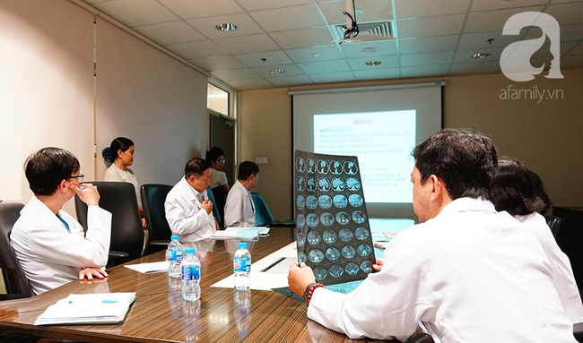 Cha mẹ nhất quyết không cho truyền máu, bé trai mang khối khối u gan nguy kịch được bác sĩ dùng cách này để hồi sinh