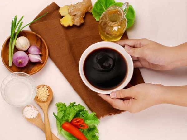 Ăn xì dầu sai cách, cả nhà 4 người mắc bệnh nghiêm trọng