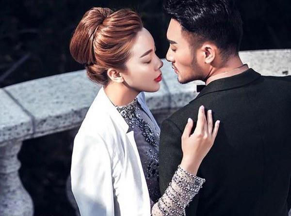 Bạn gái kiếm bội tiền gia đình vẫn cấm cưới vì nàng mặc đồ mát mẻ để bán hàng online