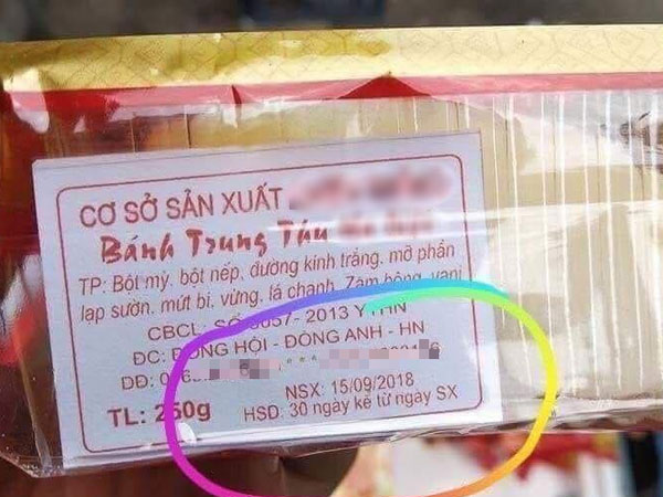 Được bày bán trước cả ngày sản xuất, chiếc bánh trung thu đến từ tương lai khiến dân tình hoang mang tột độ