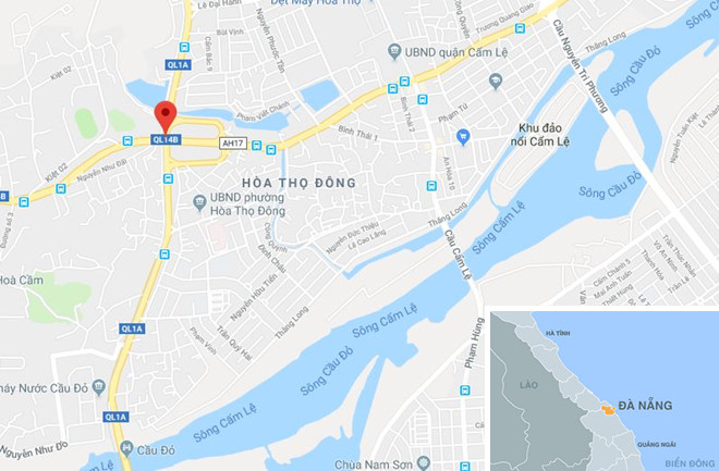 Xe đầu kéo container lật trên quốc lộ 1, hàng trăm lít dầu đổ ra đường