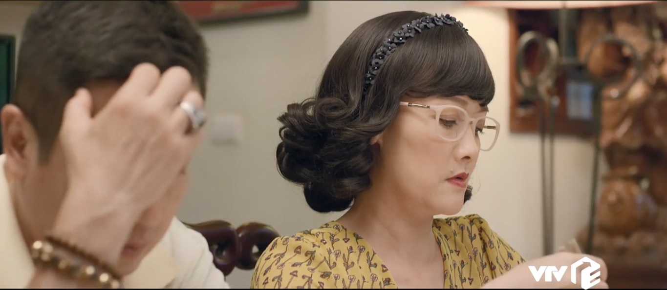 Phim Yêu Thì Ghét Thôi tập 6: Làm shipper không thành, Du bị cô bán rau chê ăn bám vợ