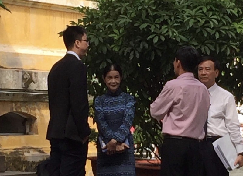 Vua cà phê Trung Nguyên ung dung xuất hiện tại tòa Vua cà phê Trung Nguyên ung dung xuất hiện tại tòa
