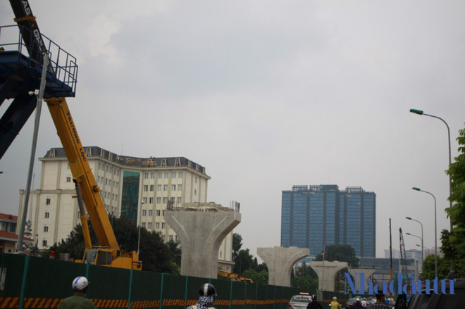Toàn cảnh tuyến đường trên cao trị giá 9.400 tỷ do tỷ phú Phạm Nhật Vượng đầu tư Toàn cảnh tuyến đường trên cao trị giá 9.400 tỷ do tỷ phú Phạm Nhật Vượng đầu tư