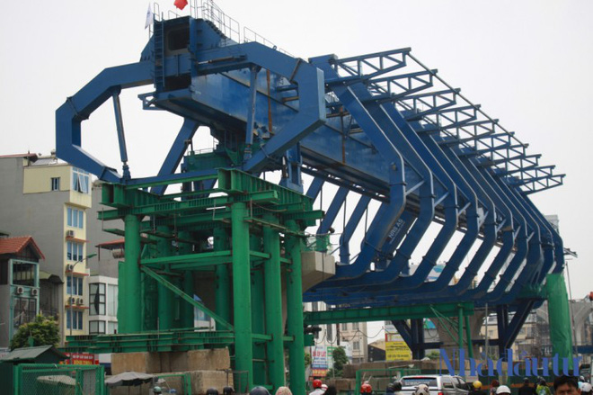 Toàn cảnh tuyến đường trên cao trị giá 9.400 tỷ do tỷ phú Phạm Nhật Vượng đầu tư Toàn cảnh tuyến đường trên cao trị giá 9.400 tỷ do tỷ phú Phạm Nhật Vượng đầu tư