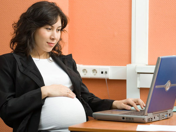 Khi con tôi chuẩn bị rút ống thở, mẹ chồng vẫn bình tĩnh phán một câu khiến tôi sốc đến mức muốn ngã quỵ