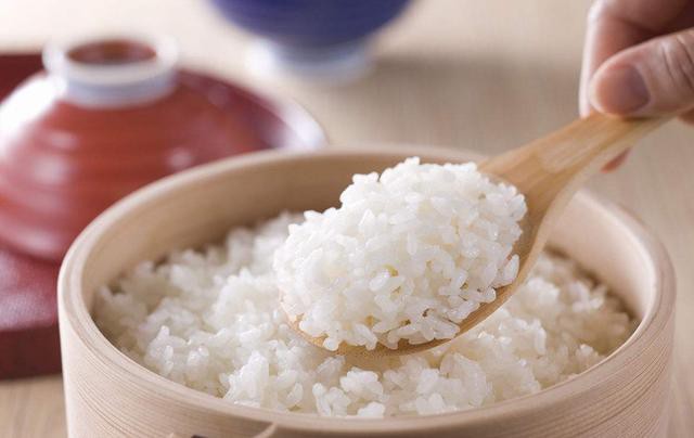 Thêm 2 thứ này vào nồi khi nấu cơm, bạn sẽ có được món cơm thơm mềm và giàu dinh dưỡng