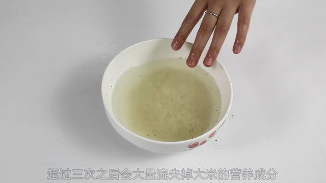 Thêm 2 thứ này vào nồi khi nấu cơm, bạn sẽ có được món cơm thơm mềm và giàu dinh dưỡng