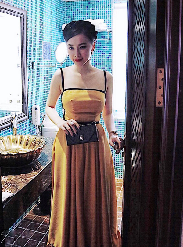 Người đẹp Việt lăng xê túi xách mini