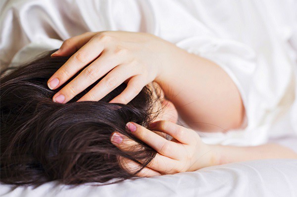 Phát hiện tin nhắn bàn kế hoạch đoạt tài sản trong điện thoại chồng, vợ bầu nghẹn ngào vì hình tượng chồng tuyệt vời phút chốc sụp đổ