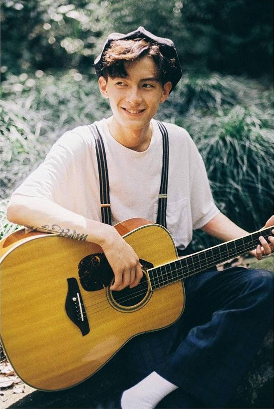 Hot boy Trung Quốc 19 tuổi, giống nhiều diễn viên nổi tiếng Hot boy Trung Quốc 19 tuổi, giống nhiều diễn viên nổi tiếng