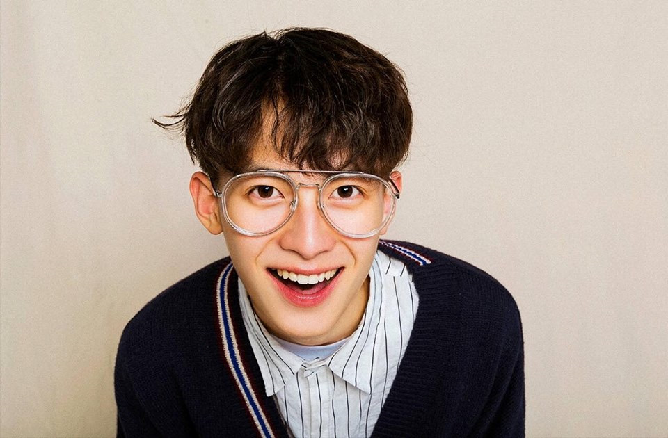 Hot boy Trung Quốc 19 tuổi, giống nhiều diễn viên nổi tiếng