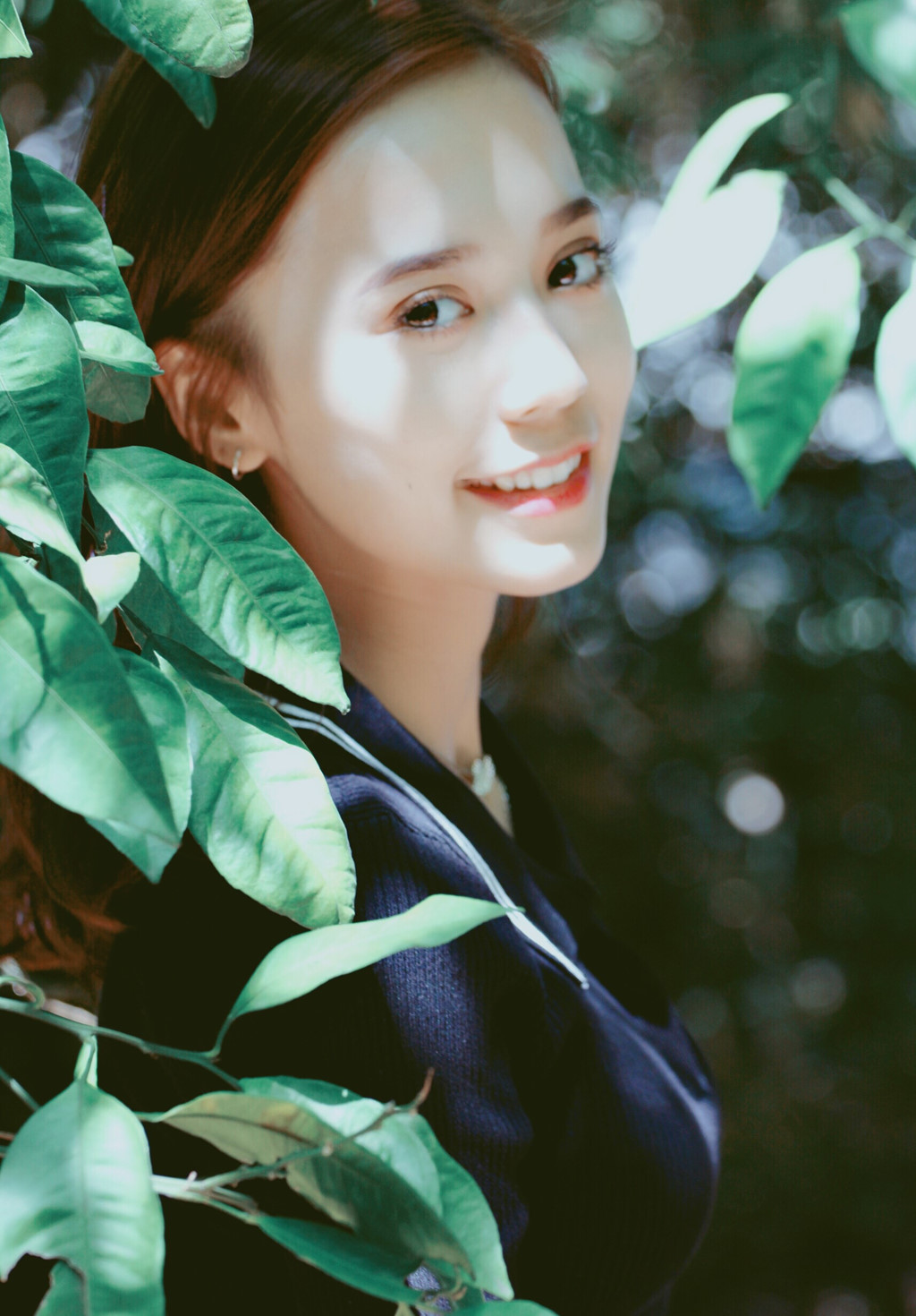 Hot girl Tân Cương 10X mới nổi, được khen giống Địch Lệ Nhiệt Ba