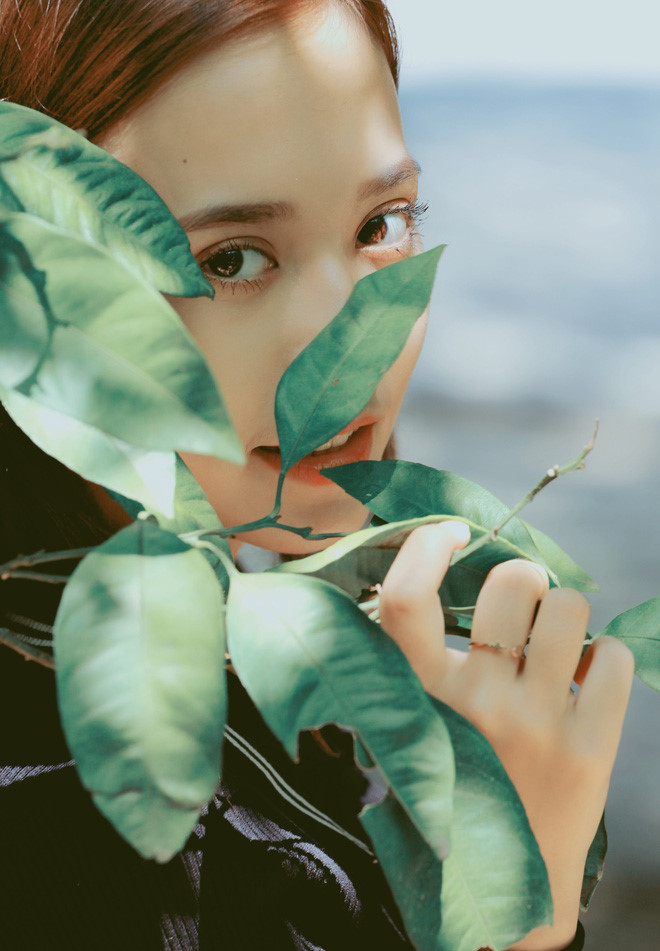 Hot girl Tân Cương 10X mới nổi, được khen giống Địch Lệ Nhiệt Ba