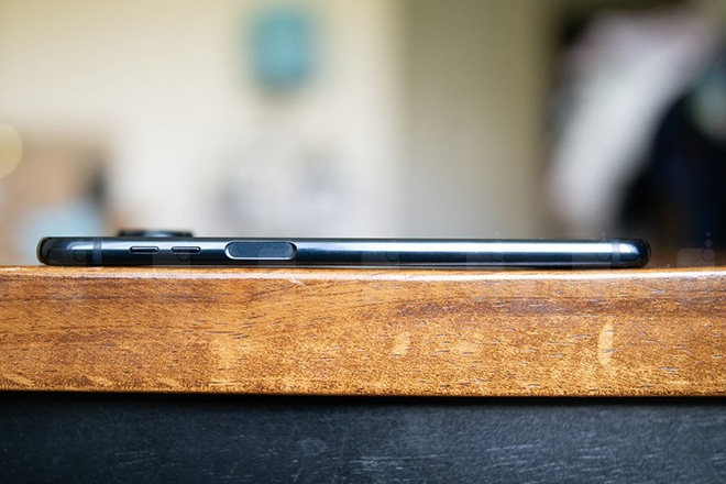 Smartphone cao cấp sắp tới của Samsung sẽ đi kèm máy quét vân tay mặt bên