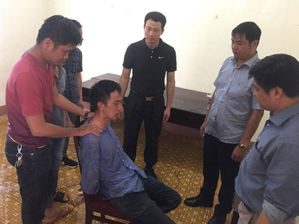 Giám đốc công an bắt kẻ dùng bơm tiêm dính máu khống chế con tin