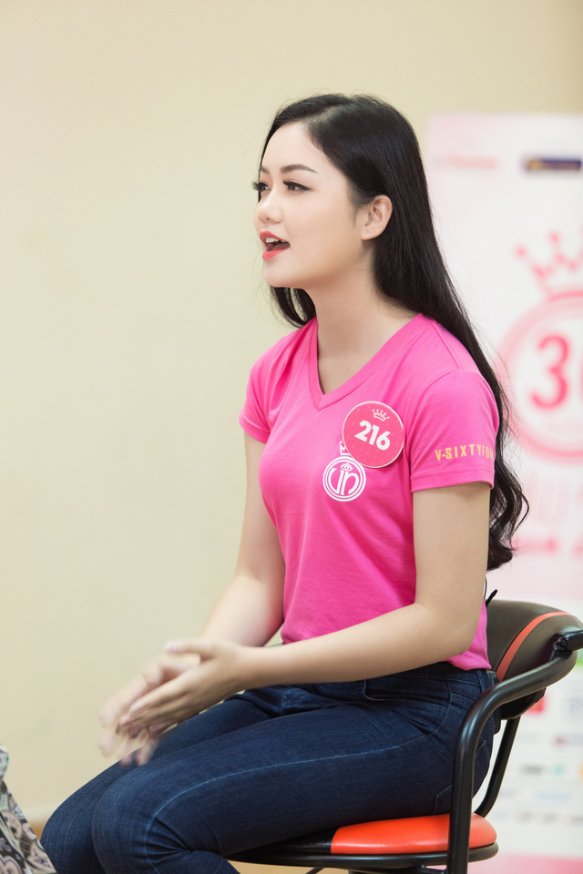 Hoa hậu Việt Nam 2018: Các thí sinh bị kiểm tra khả năng tiếng Anh trước thềm Chung kết Hoa hậu Việt Nam 2018: Các thí sinh bị kiểm tra khả năng tiếng Anh trước thềm Chung kết