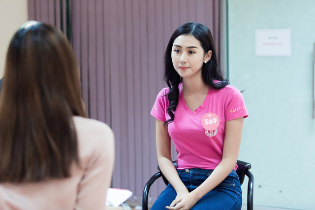 Hoa hậu Việt Nam 2018: Các thí sinh bị kiểm tra khả năng tiếng Anh trước thềm Chung kết Hoa hậu Việt Nam 2018: Các thí sinh bị kiểm tra khả năng tiếng Anh trước thềm Chung kết