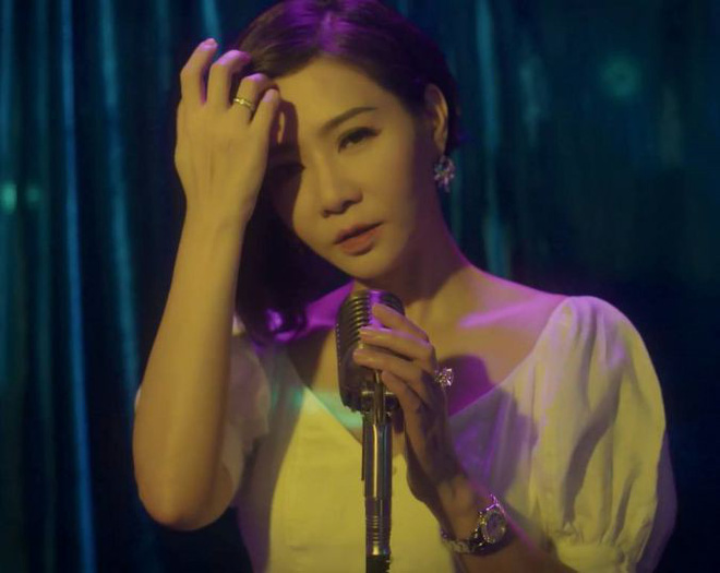 Thu Minh rốt cuộc là nữ chính ngôn tình hay nữ phụ đam mỹ trong MV mới? Thu Minh rốt cuộc là nữ chính ngôn tình hay nữ phụ đam mỹ trong MV mới?