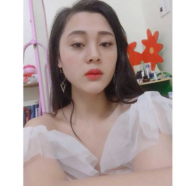 Bão người yêu tin đồn thủ môn Bùi Tiến Dũng chưa qua, dân mạng lại giông gió vì tin cô nàng xinh đẹp này là người yêu Công Phượng