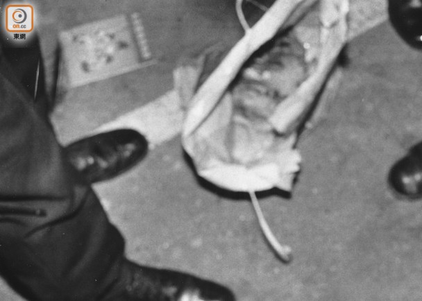 Tốt bụng giúp đỡ người hàng xóm mù chữ, cô gái trẻ chẳng ngờ tự rước vào mình một kết cục gây ám ảnh người dân toàn Hong Kong Tốt bụng giúp đỡ người hàng xóm mù chữ, cô gái trẻ chẳng ngờ tự rước vào mình một kết cục gây ám ảnh người dân toàn Hong Kong