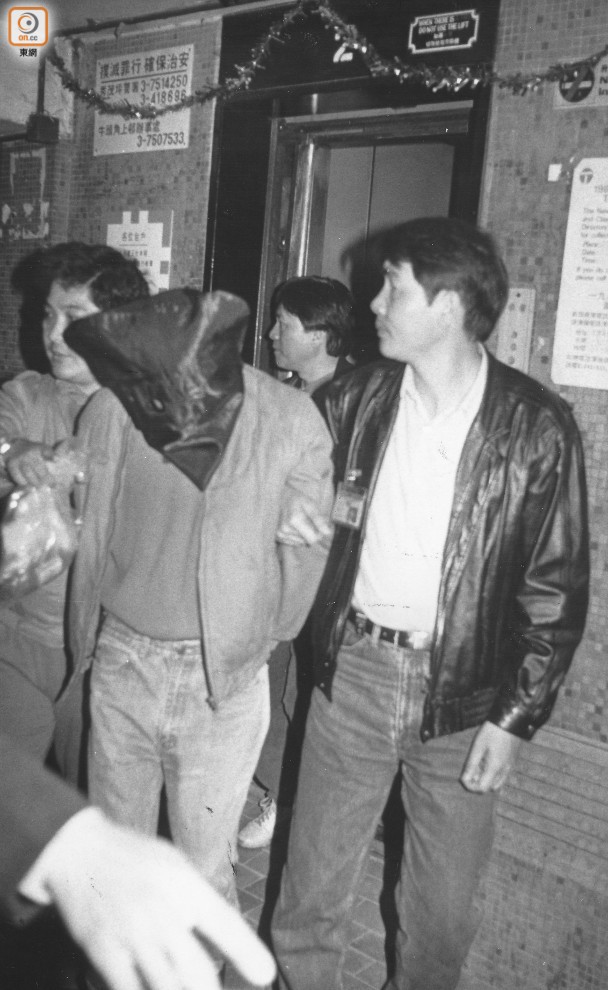 Tốt bụng giúp đỡ người hàng xóm mù chữ, cô gái trẻ chẳng ngờ tự rước vào mình một kết cục gây ám ảnh người dân toàn Hong Kong Tốt bụng giúp đỡ người hàng xóm mù chữ, cô gái trẻ chẳng ngờ tự rước vào mình một kết cục gây ám ảnh người dân toàn Hong Kong