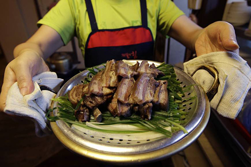 Ngành thịt chó Hàn Quốc lao đao trước sự tẩy chay của giới trẻ