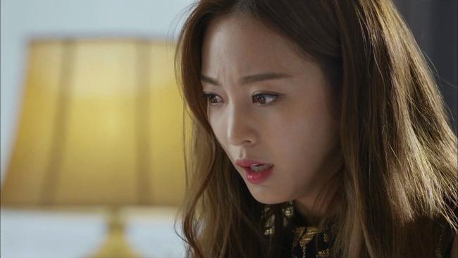 Ngã ngửa khi phát hiện tờ giấy giấu dưới nệm dày và bí mật về chồng sắp cưới điển trai