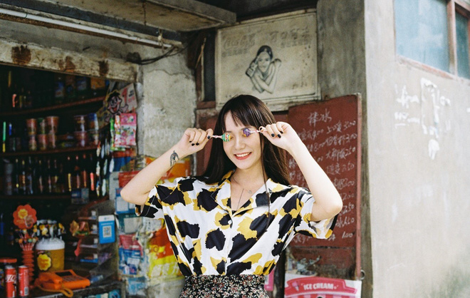 Có những kiểu người dù để kiểu tóc gì cũng đẹp, cô bạn Trung Quốc này chính là ví dụ Có những kiểu người dù để kiểu tóc gì cũng đẹp, cô bạn Trung Quốc này chính là ví dụ