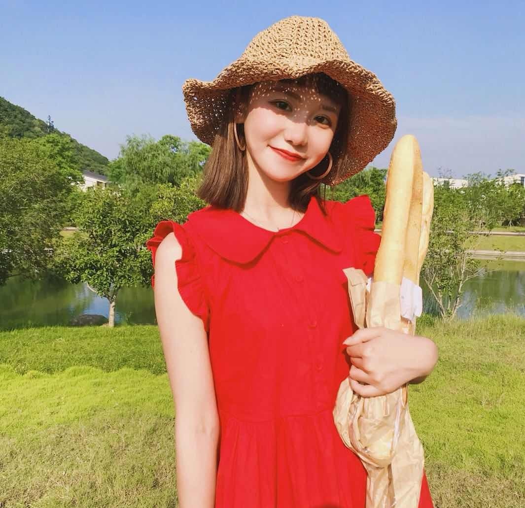 Có những kiểu người dù để kiểu tóc gì cũng đẹp, cô bạn Trung Quốc này chính là ví dụ Có những kiểu người dù để kiểu tóc gì cũng đẹp, cô bạn Trung Quốc này chính là ví dụ