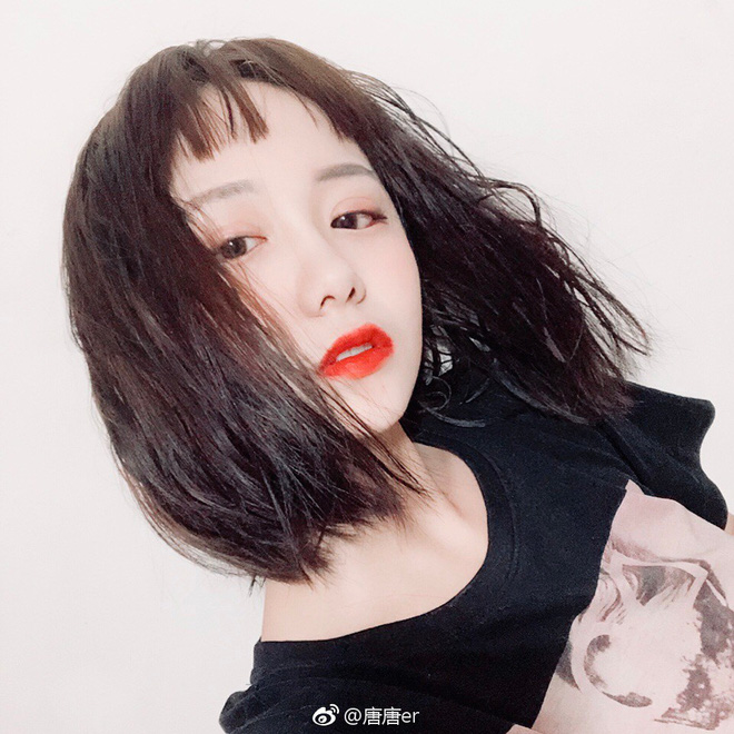 Có những kiểu người dù để kiểu tóc gì cũng đẹp, cô bạn Trung Quốc này chính là ví dụ Có những kiểu người dù để kiểu tóc gì cũng đẹp, cô bạn Trung Quốc này chính là ví dụ