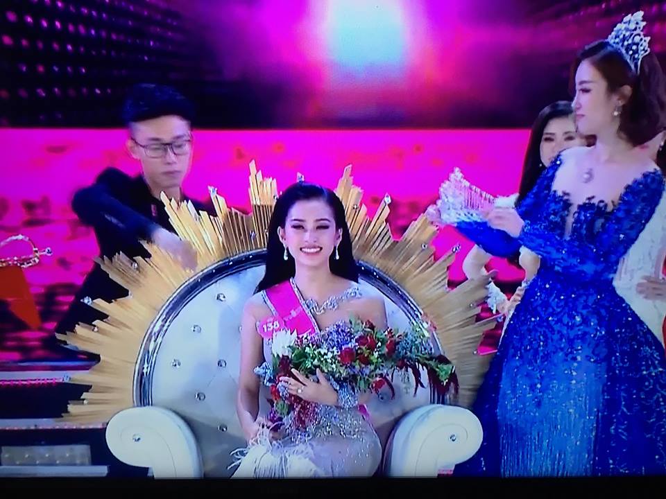 Clip: Phút đăng quang của Tân Hoa hậu Việt Nam 2018 - Trần Tiểu Vy! Clip: Phút đăng quang của Tân Hoa hậu Việt Nam 2018 - Trần Tiểu Vy!