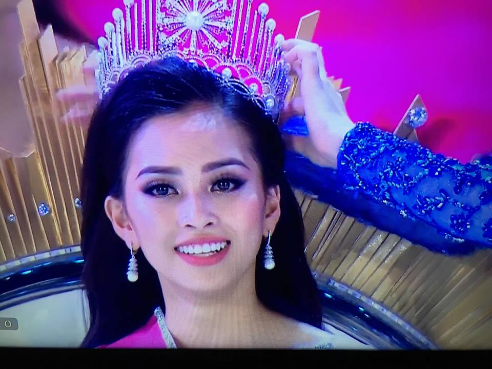 Clip: Phút đăng quang của Tân Hoa hậu Việt Nam 2018 - Trần Tiểu Vy!