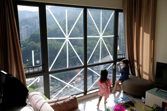 Người Hong Kong giữa tâm bão Mangkhut: Kính cửa sổ chỉ chực vỡ ra