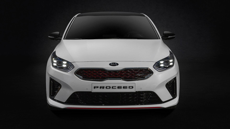 Kia ProCeed 2019 vén màn - dáng sang trọng, vận hành ấn tượng