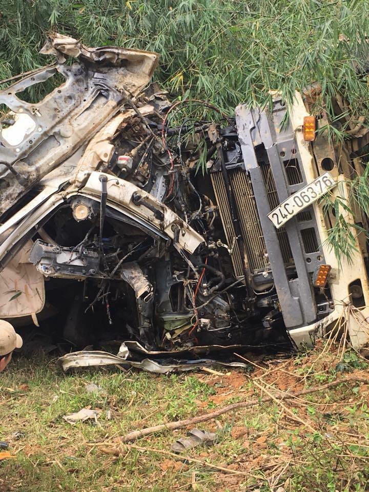 Vụ tai nạn 13 người chết ở Lai Châu: Ai sẽ phải bồi thường cho các nạn nhân?