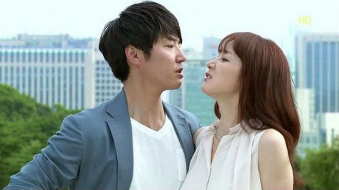 Khi tôi đang chiến đấu với sinh tử, chồng tôi lại ở bên cạnh một người mà anh luôn nói căm thù tận xương tủy