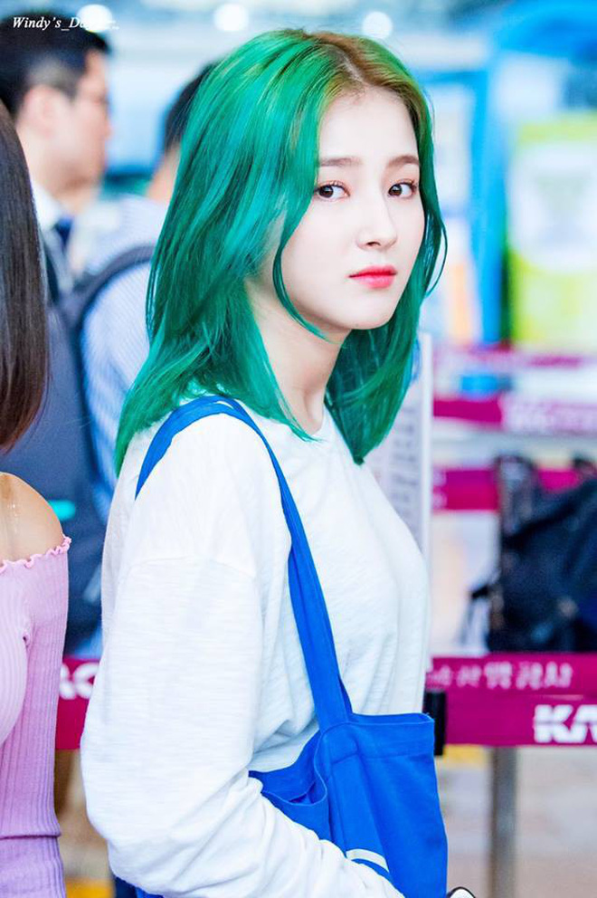 Nhìn Nancy (Momoland) để thấy: con gái cứ nhuộm tóc basic là đẹp nhất!