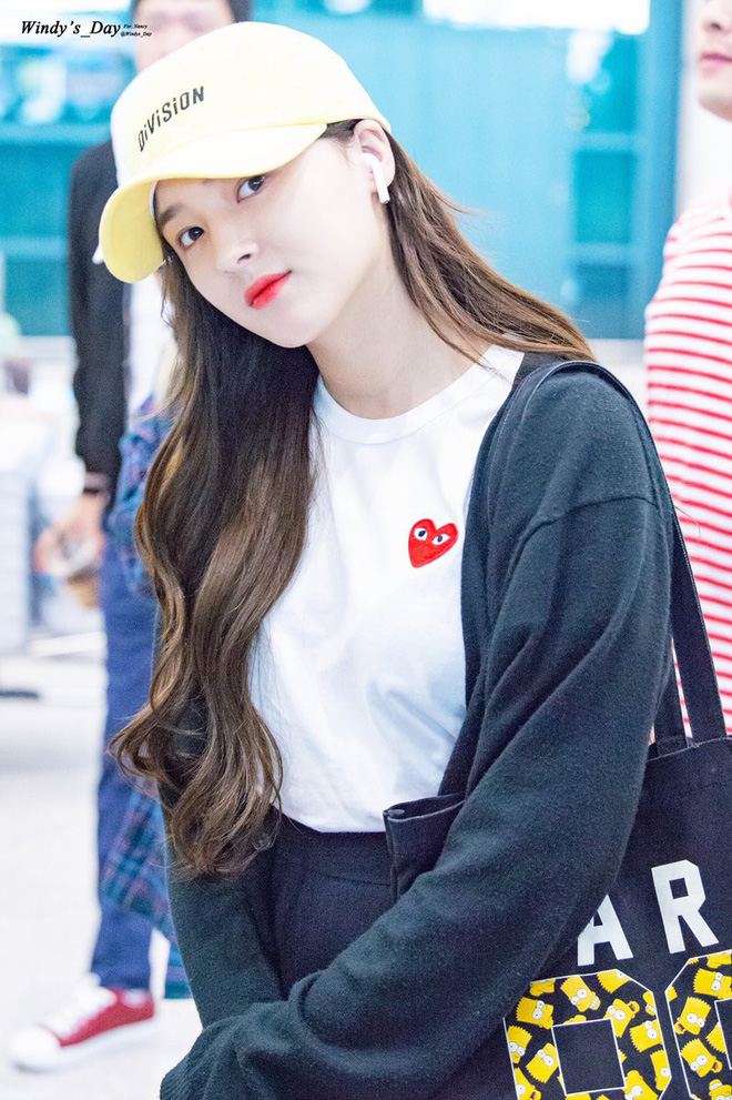Nhìn Nancy (Momoland) để thấy: con gái cứ nhuộm tóc basic là đẹp nhất!