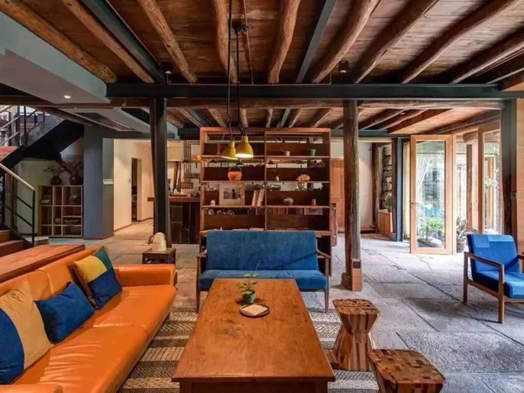 Ngôi nhà bình yên và cuộc sống hạnh phúc của gia đình 3 người đã bán hai mảnh đất ở phố về sống ở ngôi làng cổ