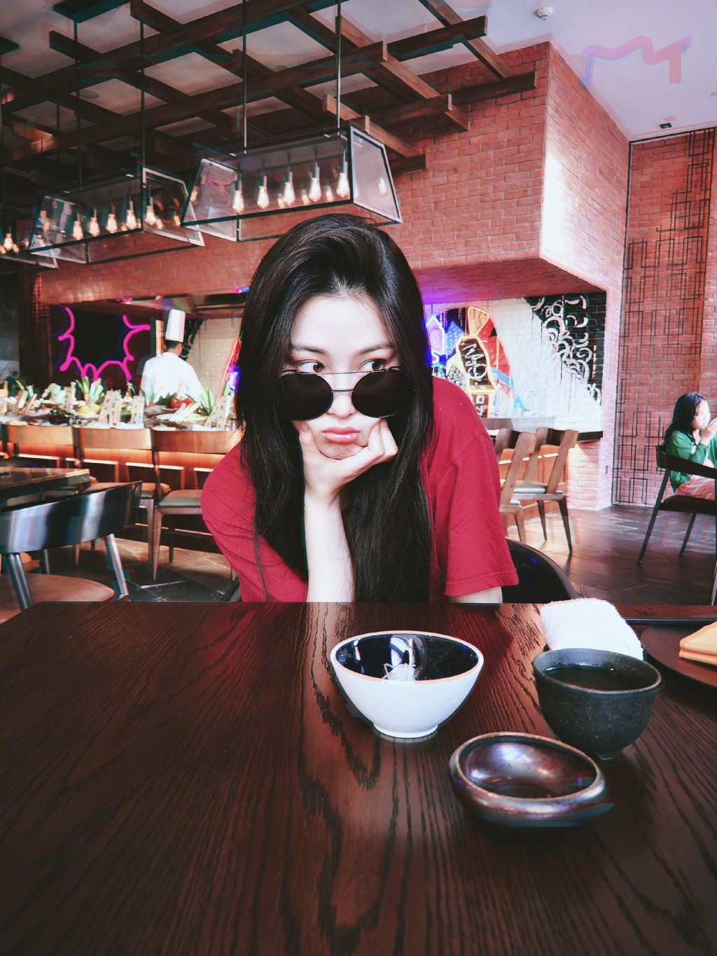 Sau đám cưới, tình địch Phạm Băng Băng khoe cuộc sống ngọt ngào và bình dị bên chồng sĩ quan