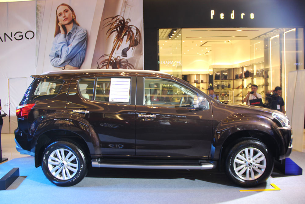 Isuzu mu-X 2018 giá từ 820 triệu - cơ hội nào trước Toyota Fortuner