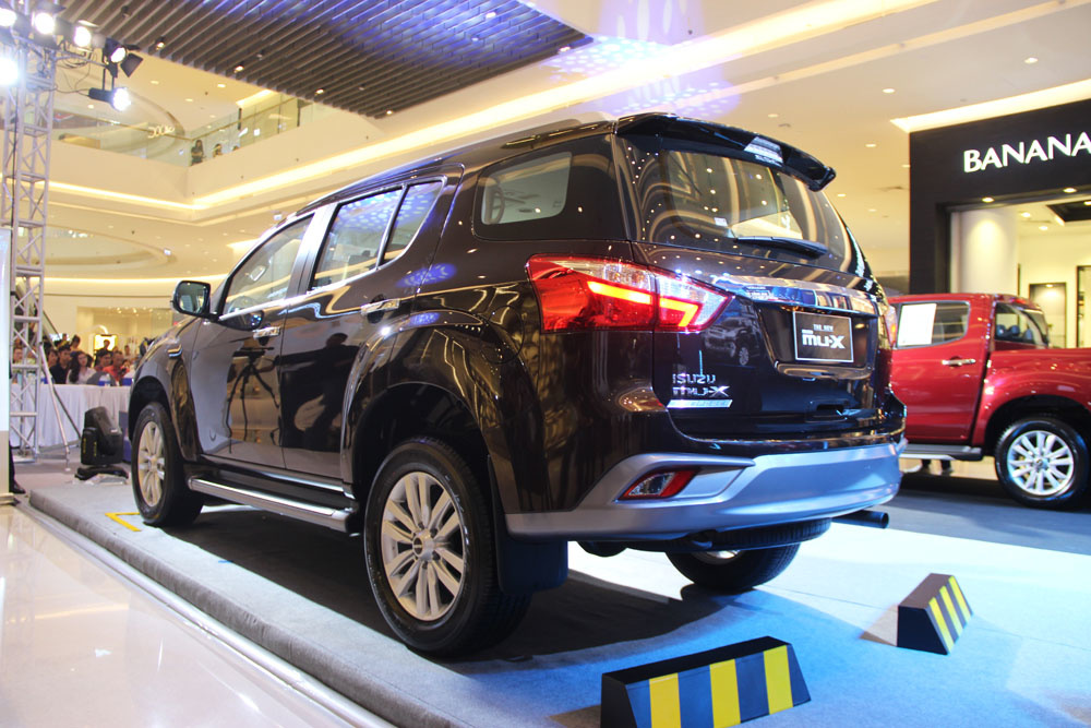Isuzu mu-X 2018 giá từ 820 triệu - cơ hội nào trước Toyota Fortuner