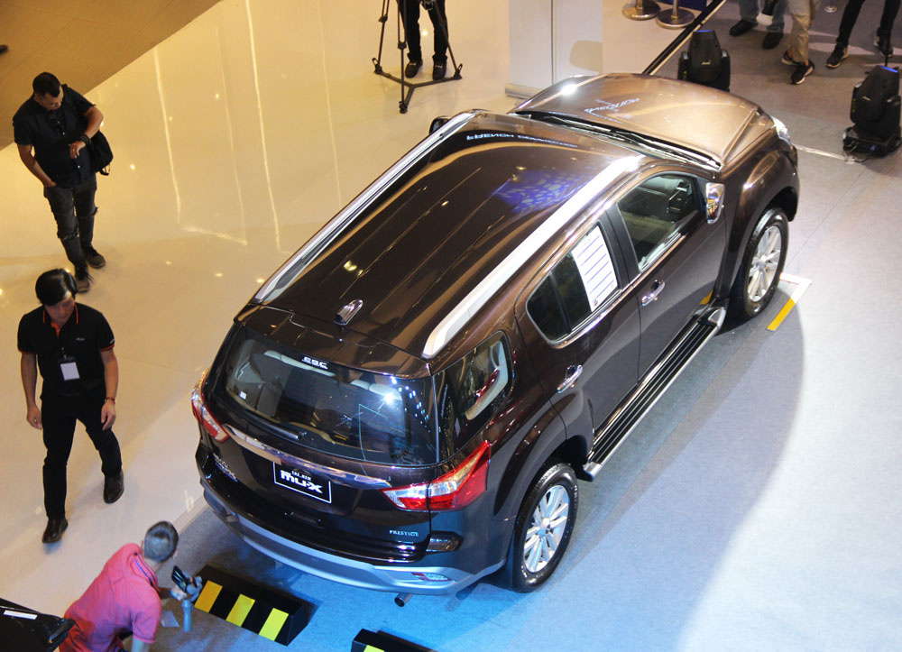 Isuzu mu-X 2018 giá từ 820 triệu - cơ hội nào trước Toyota Fortuner