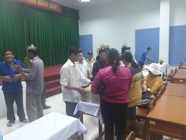 Vĩnh Long: Hai thai nhi gần sinh bỗng chết lưu trong bụng mẹ, gia đình bệnh nhân vây kín bệnh viện đòi làm rõ