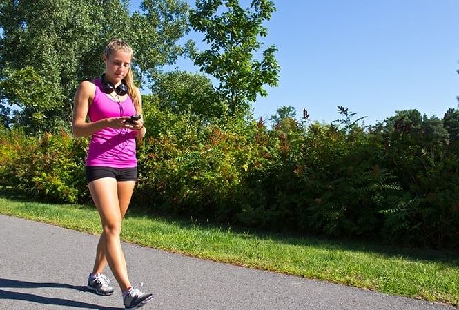 Được đền cả triệu USD vì bị thương khi đang ... đi dạo