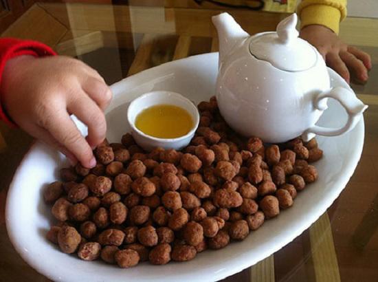 Bé 3 tuổi bị bại não dù tới 3 bệnh viện, cha mẹ cẩn thận với đồ ăn của con