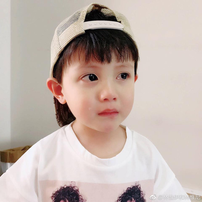 Không hề nao núng, ông bố trẻ họ Lại vẫn nhờ dân mạng đặt tên cho con trai, kết quả khiến người ta cười bò