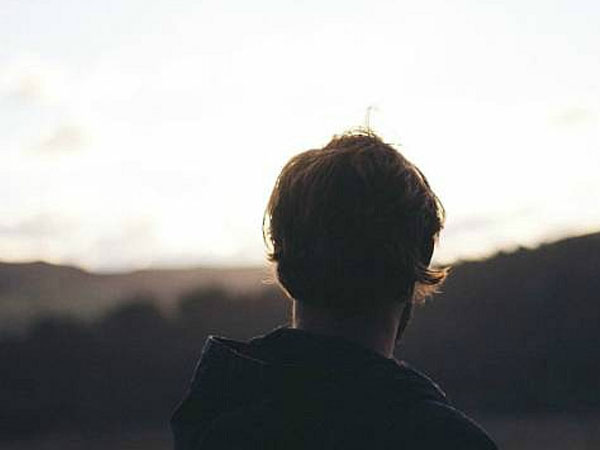 Gần ngày cưới tôi nhận được nhiều ảnh nóng của vợ sắp cưới