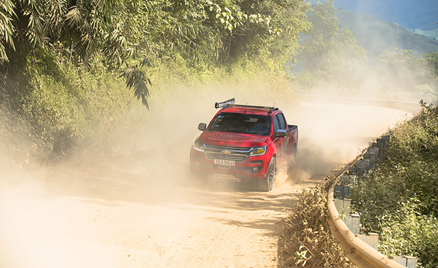 Làm những điều này, bạn sẽ chấp mọi địa hình khi lái xe